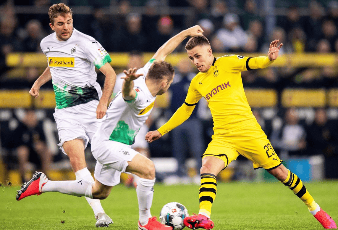 欧超杯赛程吃紧，门兴格拉德巴赫窗口期绝杀压哨，气氛紧张，团队化学反应显著