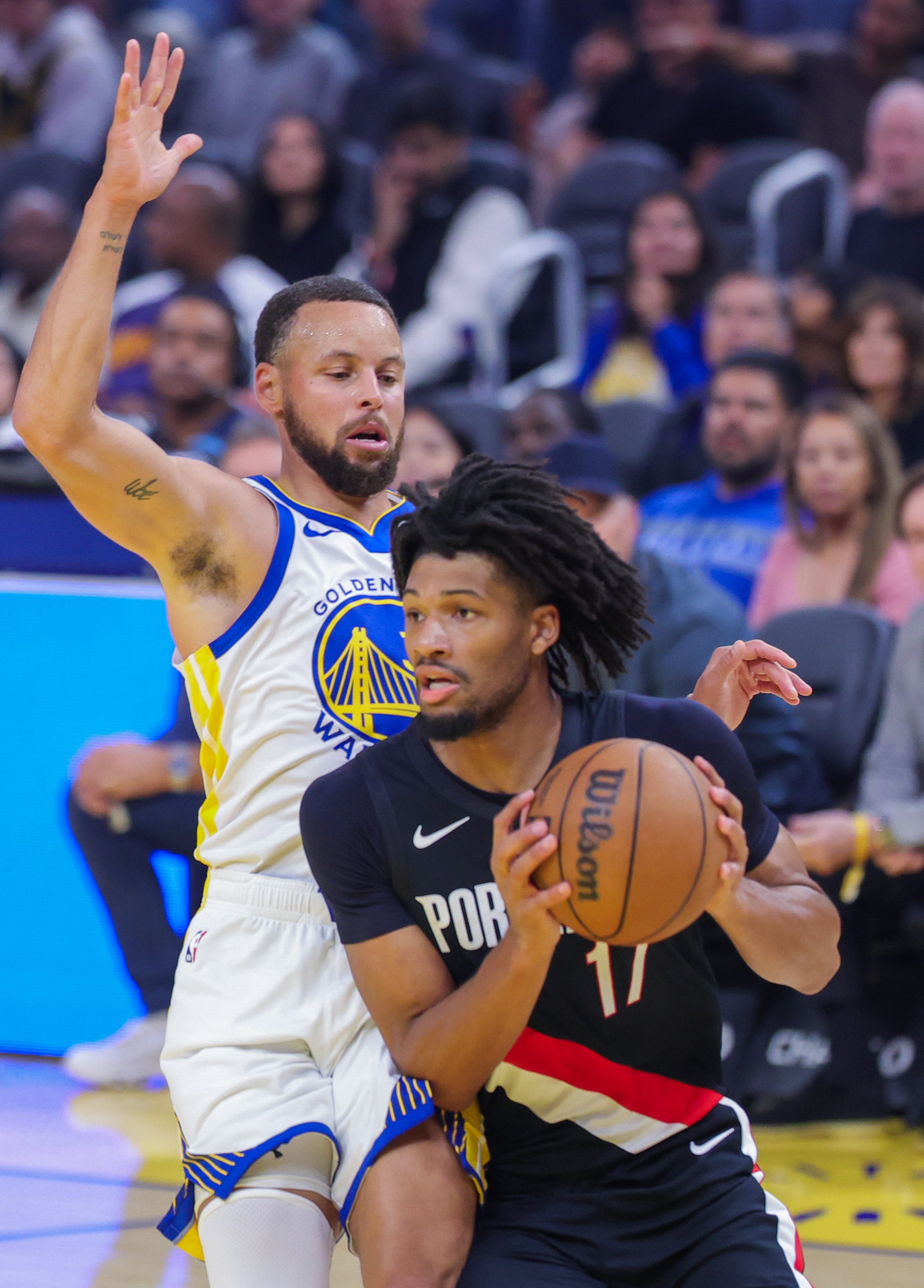 关于清晨达拉斯独行侠篮板制胜：NBA季后赛节点到来；赛场秩序良好；更衣室氛围转暖的信息-ayx