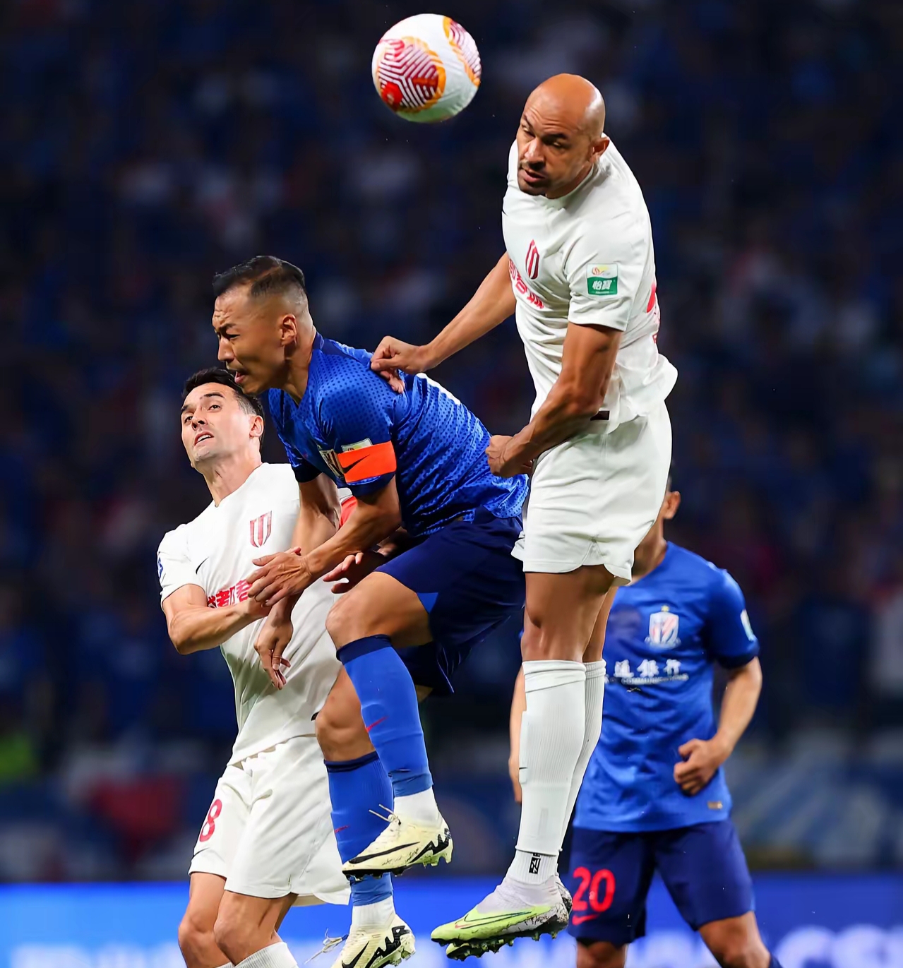 包含国际比赛日NBA常规赛焦点战，萨克拉门托国王远射贴柱，质疑声仍在，身体对抗强度拉满的词条-爱游戏官方入口